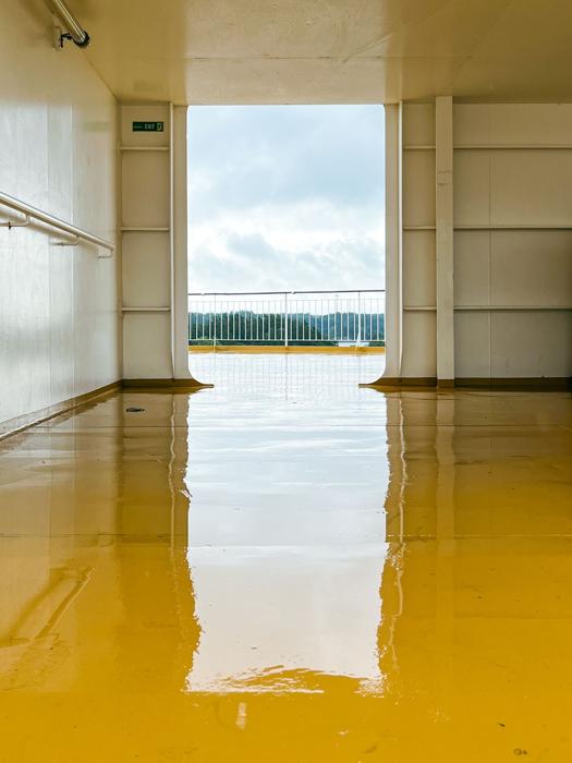 Seamless gloss coating